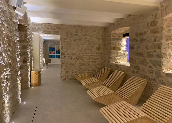 Hotel & Wellness By Des 